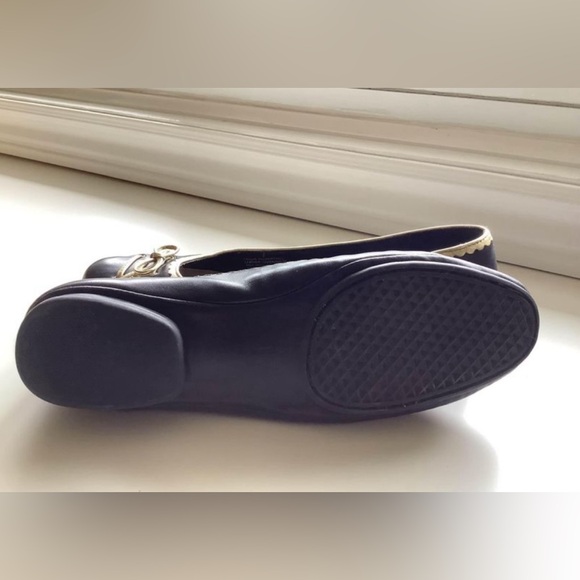 Aerosoles black women’s flats w/ gold lining & bow w/ straps size 7 - Picture 5 of 9